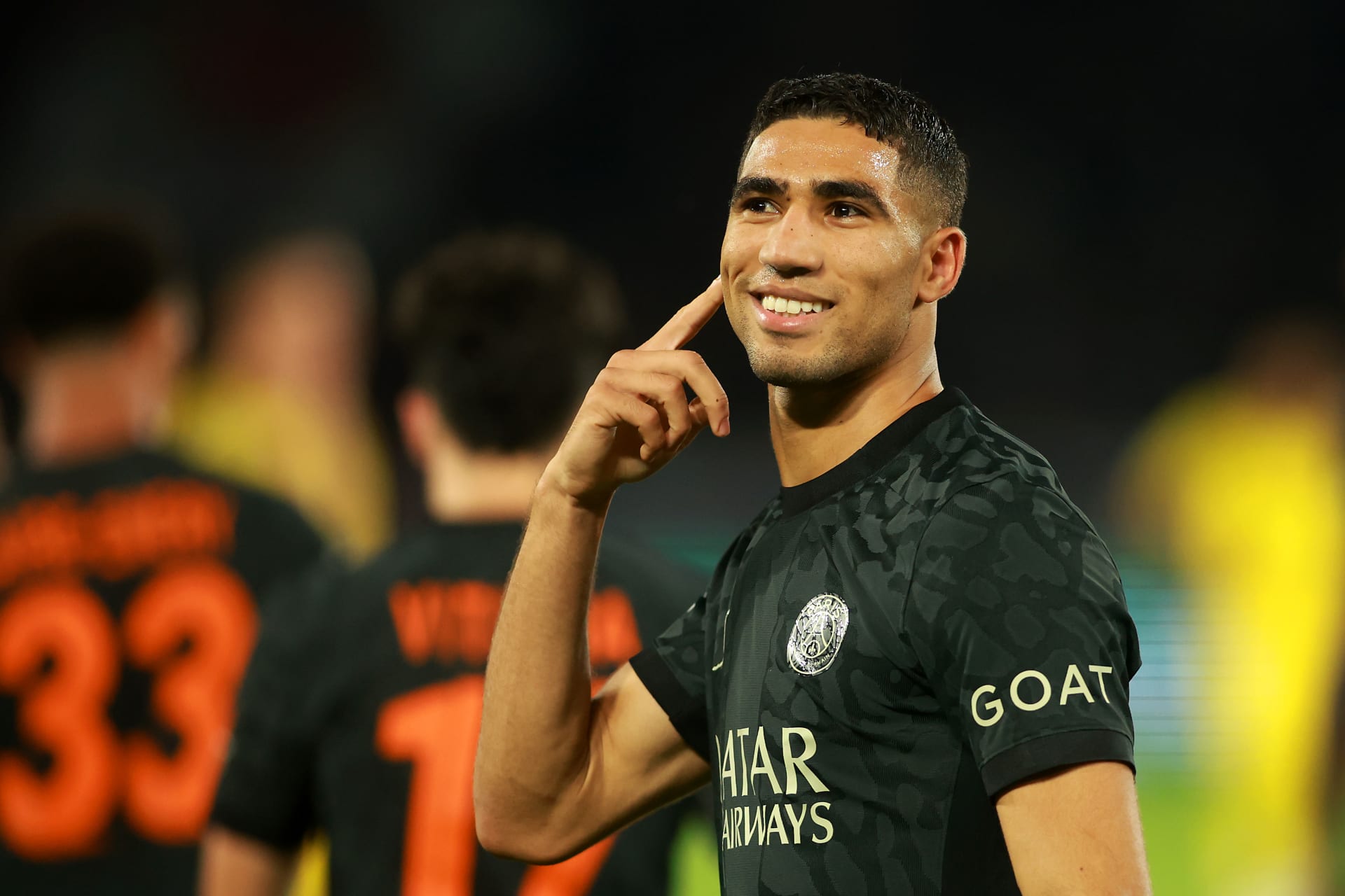 أشرف حكيمي يثير الجدل باختياره كريستيانو رونالدو أفضل لاعب في التاريخ