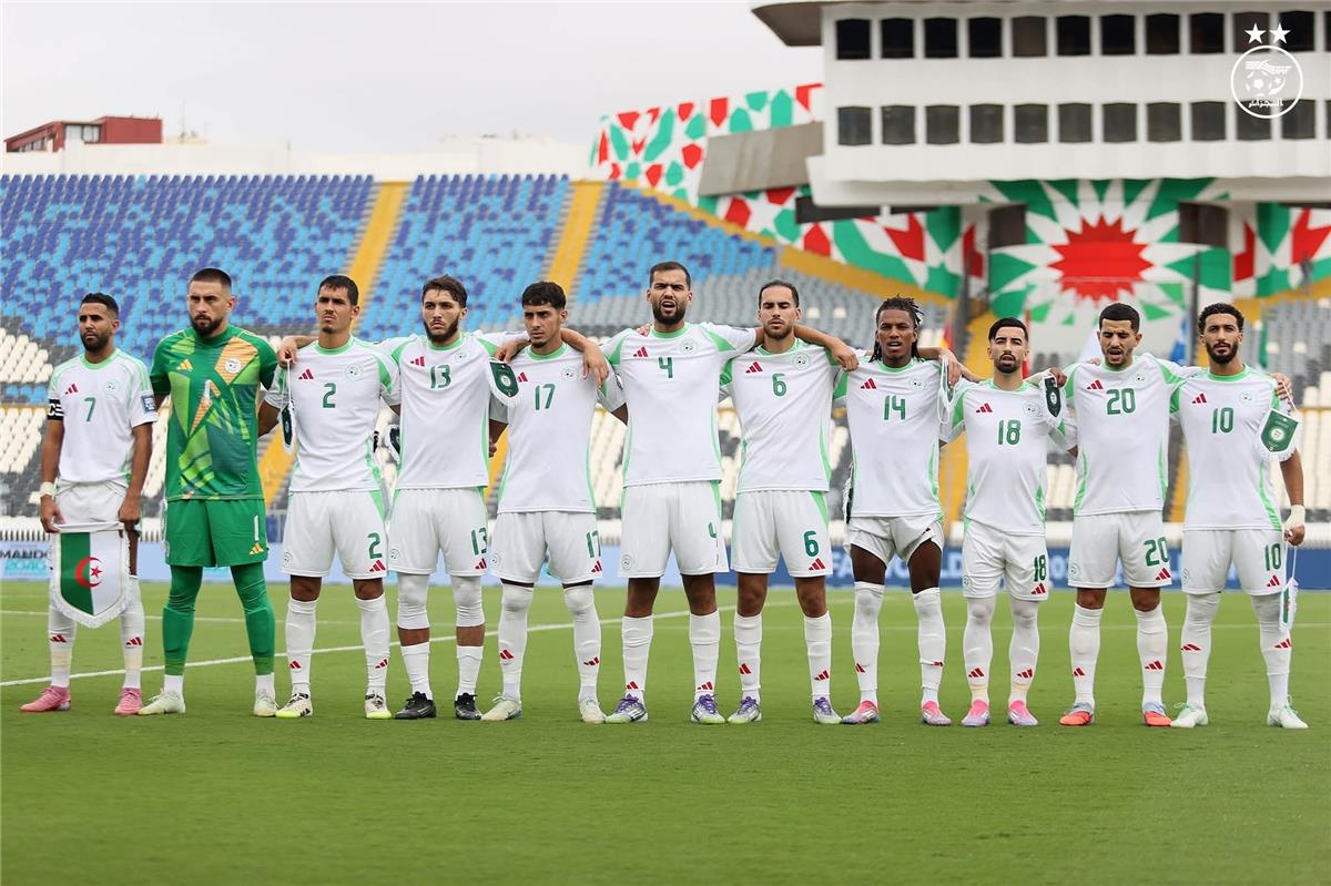 تعادل الجزائر وغينيا في تصفيات كأس العالم: تأجيل الحسم وتأثيره على ترتيب المجموعة